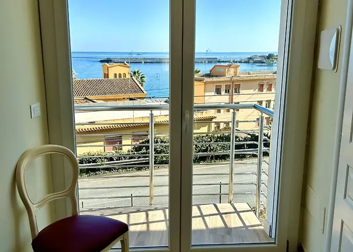 Vista Mare Giardini-Naxos